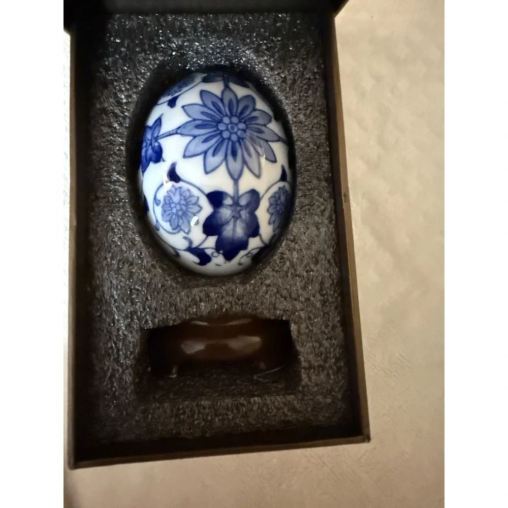 Vintage Blue & White Floral Chinoiserie Porcelain Egg w/ Porcelain Stand